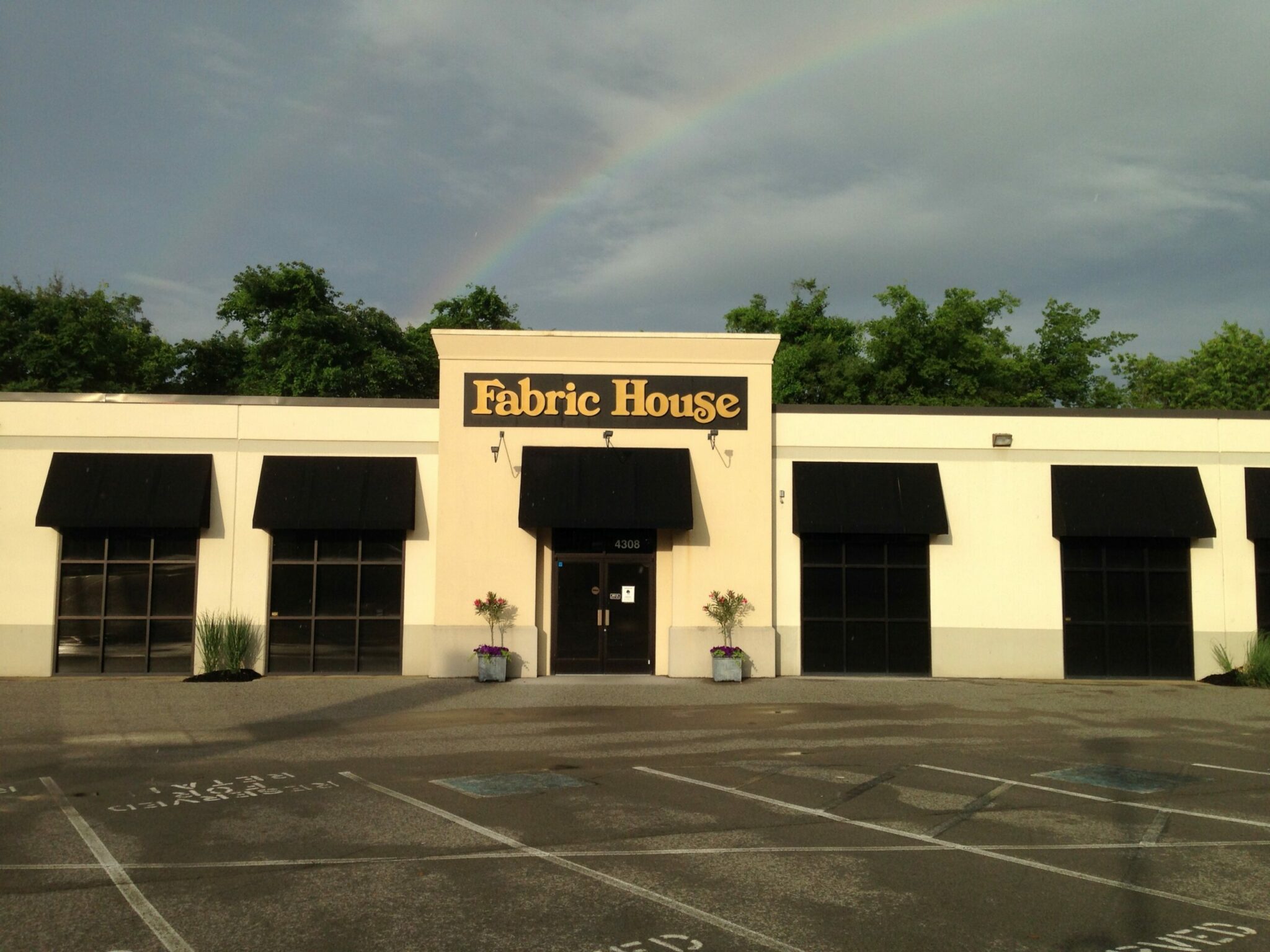 Community Highlights Meet Lynda and Tim Mosley of The Fabric House